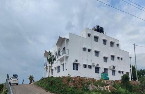 Belakavadi Hotel | Discover KSTDC Hotel Mayura Bharachukki in Shivanasamudra