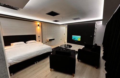 Cankaya Hotel | Comfortable KT Suite with Breakfast and Hot Tub Access