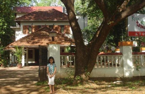 Nilambur Hotel | Discover KTDC Tamarind: Family-Friendly Stays in Nilambur