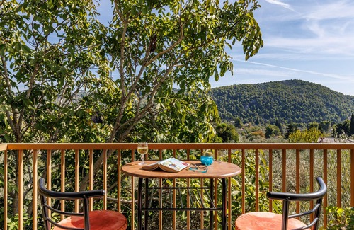 Skopelos Apartment | Discover ktima Nostrum Apartments: Family-Friendly Retreat