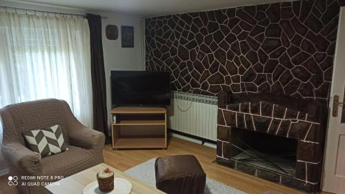 Becej Villa | Family-Friendly Kuća Donji Park with Kitchen Amenities