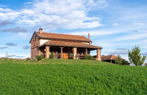 Cernik Villa | Experience Kuća sreće Veronika: 4-Star Family Retreat