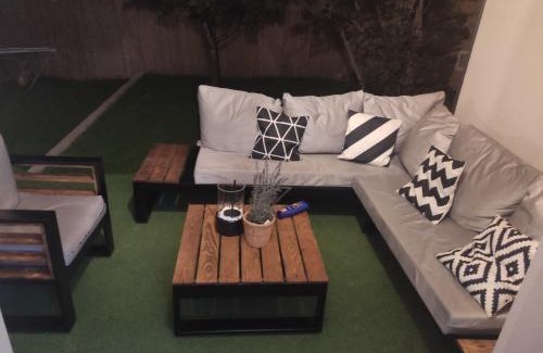 Vrsac Villa | Guest Rated 9.7: Oceanfront Stay at Kuća Vila Idila Vršac