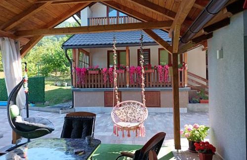 Mali Radic House | Idyllic Kuća za odmor: Pool & Pet-Friendly Getaway