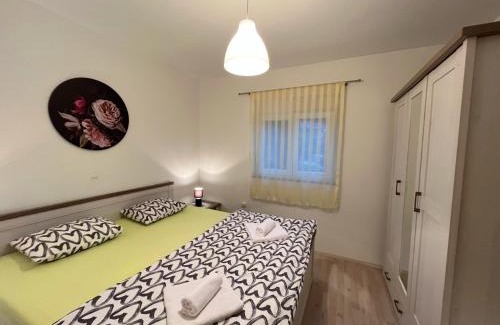 Kremena House | Oceanfront Retreat at Kuća za odmor Bebić, Kremena