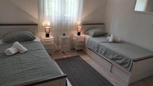 Kremena House | Oceanfront Retreat at Kuća za odmor Bebić, Kremena