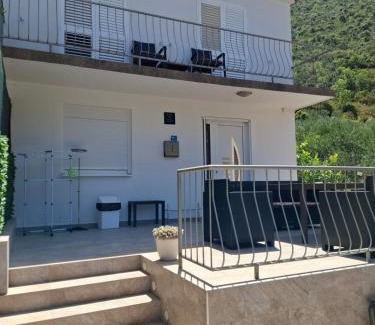 Trpanj House | Oceanfront Retreat at Kuća za odmor DIJANA - Rated 9.9/10