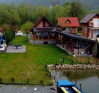 Milici House | Discover Drinski Konak by Zvorničko Jezero - 9/10 Rated Stay