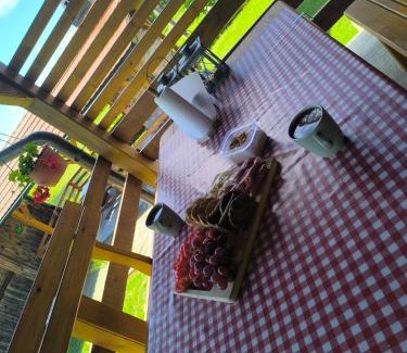 Netretic Ski Chalet | Guest Rated 10/10: Kuća za odmor Jadra for Families & Pets