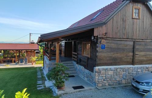 Netretic Ski Chalet | Guest Rated 10/10: Kuća za odmor Jadra for Families & Pets