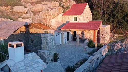 Pisak House | Relax at Kuća za odmor Leptirić with Hot Tub & Pet Friendly
