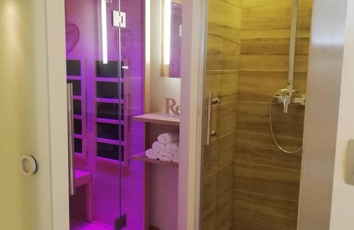 Novi Marof Villa | Relaxing Retreat at Kuća za odmor Luka with Pool & Hot Tub
