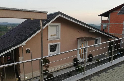 Novi Marof Villa | Relaxing Retreat at Kuća za odmor Luka with Pool & Hot Tub
