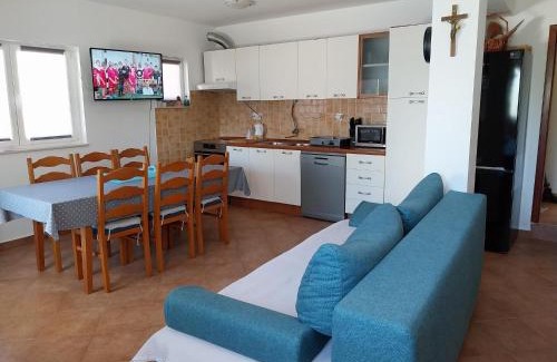 Brijesta Apartment | Discover Kuća za odmor >Maro< with Private Beach Access