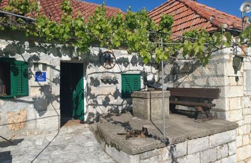 Citluk House | Discover Family-Friendly Retreat at Kuća za odmor Milica