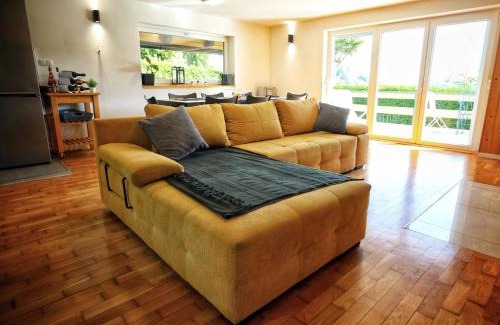 Generalski Stol House | Discover Kuća za odmor Miracool: 4-Star Family Retreat