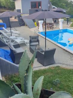 Slavonski Brod Villa | Relax at Kuća za odmor Mladen i Martina with a Private Pool