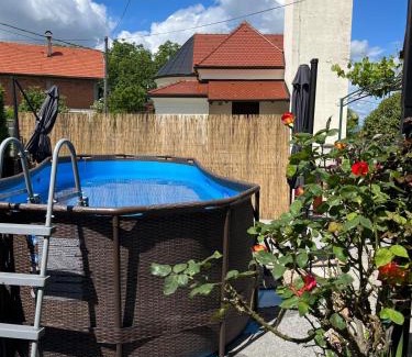Gornja Stubica House | Relax at Rukova Hiža: Pet-Friendly Retreat with Ocean Views