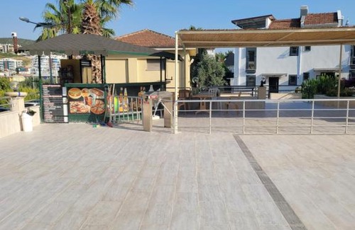 Kadnlar Denizi Mahallesi Villa | Discover Tranquility at Kuşadası with Poolside Relaxation