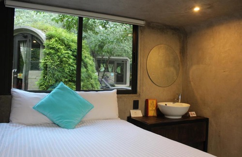 Tlaquiltenango Hotel | Discover Kubhotel by El Rollo: Wheelchair Accessible Retreat