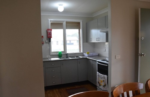 Dubbo House | Comfortable Kubo 3 Bedroom Space with Family-Friendly Amenities