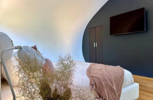 Hepburn House | Experience the Elegance of Kuca Hepburn - 4-Star Delight