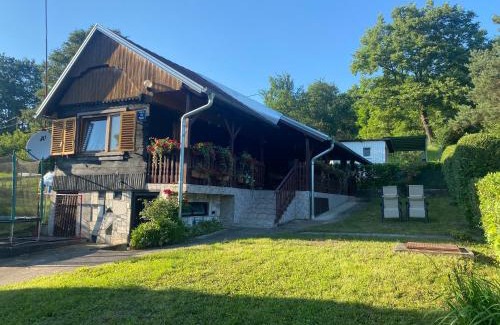 Pokupsko House | Unforgettable Stay at Kuca Oaza: Hot Tub & Pet Friendly