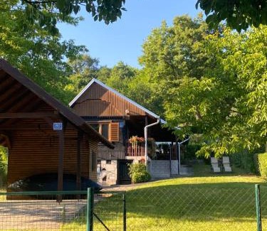Pokupsko House | Unforgettable Stay at Kuca Oaza: Hot Tub & Pet Friendly