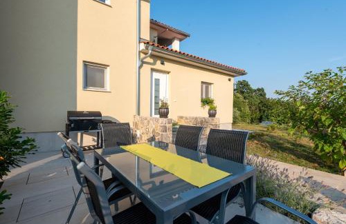 Sarsoni House | Discover Kuca za odmor Diraki R: Family & Pet-Friendly Retreat