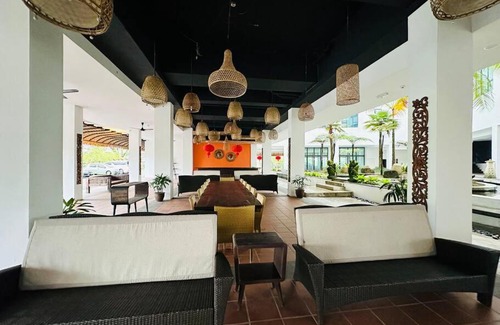 Kampung Stampin Apartment | Relaxing Kuching BDC Rex Apartment with Pool & Kitchen