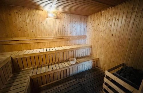 Kampung Stampin Apartment | Relaxing Kuching BDC Rex Apartment with Pool & Kitchen