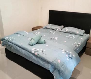 Batu Lintang Apartment | Cozy Kuching Kozi Square Apartment with Ocean View Amenities
