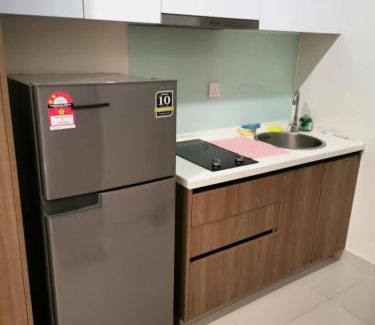 Batu Lintang Apartment | Cozy Kuching Kozi Square Apartment with Ocean View Amenities