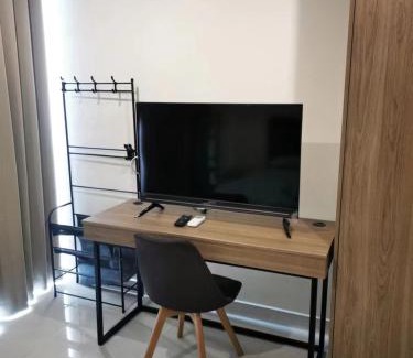 Batu Lintang Apartment | Cozy Kuching Kozi Square Apartment with Ocean View Amenities