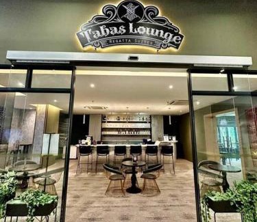 Batu Lintang Apartment | Eco-Friendly Kuching Kozi Square Apartment with Pool Access