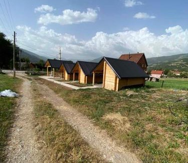 Montenegro Cabin | Cozy Kucice za odmor: Perfect for Family Getaways