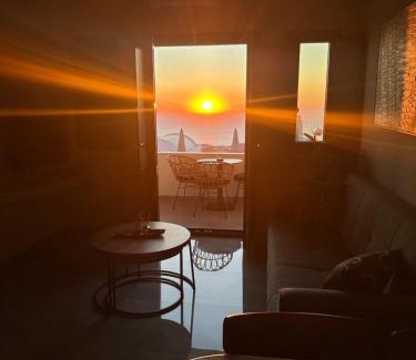 Fira Apartment | Unforgettable Kudos Suites Firostefani with Ocean Views