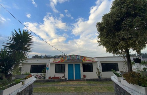 Sangolqui House | Discover KUFA House: Family-Friendly with Pool & Hot Tub