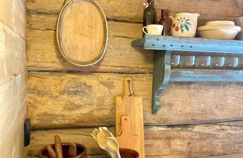 Skjaak House | Experience Kufjøset: Child-Friendly Retreat with Hot Tub