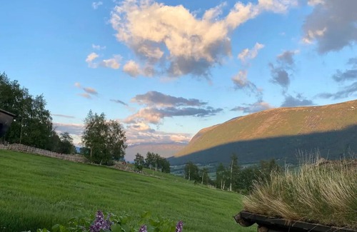 Skjaak House | Discover Kufjøset: Renovated 1830 Barn with Family-Friendly Perks