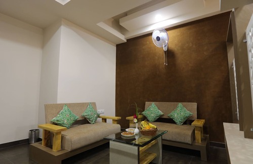 Chittorgarh Hotel | Relax at Kukda Resort Chittorgarh with Pool & Restaurant