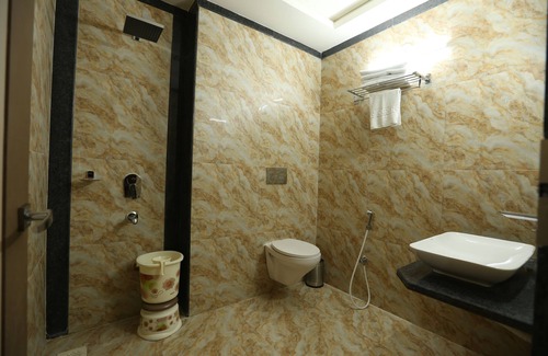 Chittorgarh Hotel | Relax at Kukda Resort Chittorgarh with Pool & Restaurant