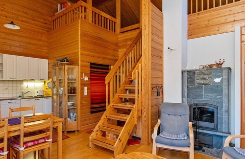 Saariselka House | Relaxing Retreat at Kuksatie 7 a with Lake Views & Spa