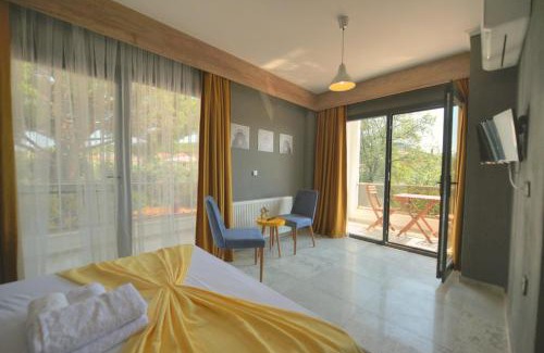 Sefa Camlık Hotel | Kulüp Laka 1969