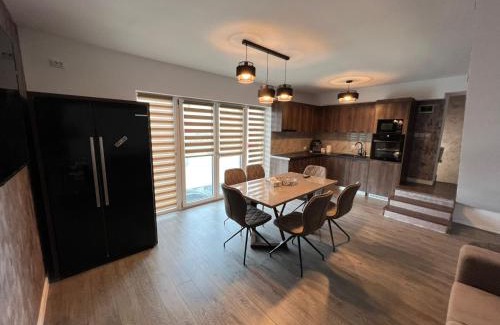 Bailesti Apartment | Cozy Kul House: Guest Rated 9/10 with Kitchen Access