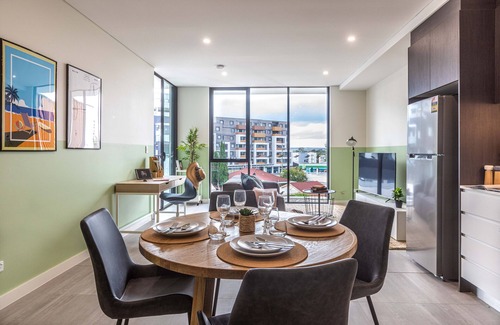 Mays Hill Apartment | Pet-Friendly KULA Apartment in Parramatta - 4 Star Comfort