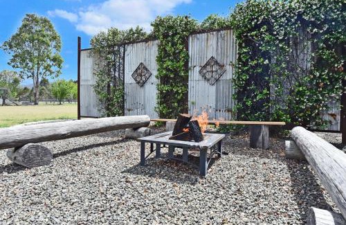 Broke House | Pet-Friendly Kulang Retreat with Pool & Games Room for 14