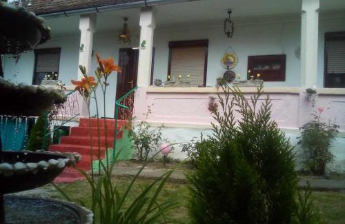 Hollohaza House | Top-Rated Kulcsosház Vendégház for Your Next Getaway