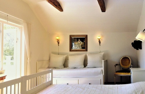 Jonstorp Bed & Breakfast | Cozy Kullabygdens Bed & Breakfast with Homemade Breakfast