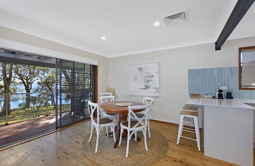 Summerland Point House | Experience Kullaroo Lakehouse - Waterfront Escape with Pool